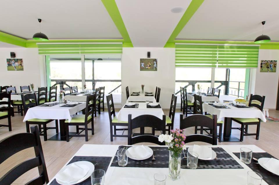 ホテル Restauracia Gol Oravske Vesele エクステリア 写真